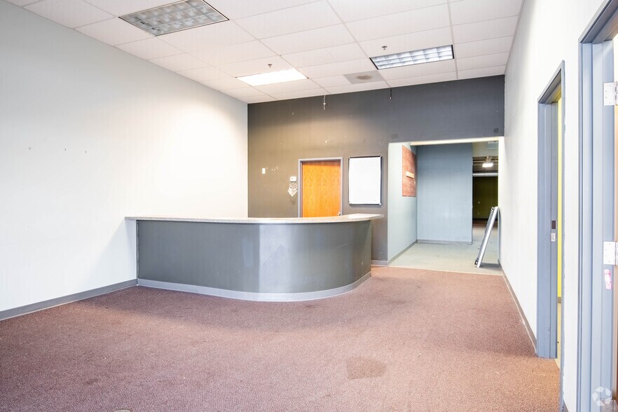 More Photos Of 2024-2050 S Stoughton Rd, Madison General Retail For Sale