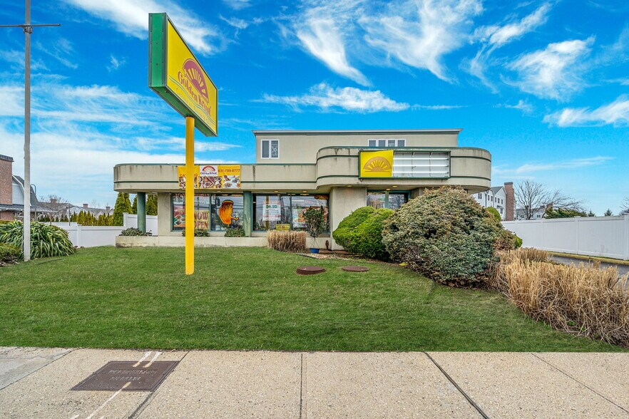 More Photos Of 777 Broadway, Amityville Restaurant For Sale