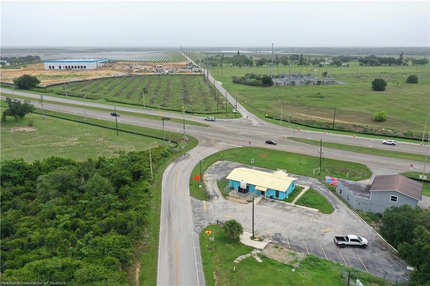 More Photos Of 1174 US 27 N, Lake Placid Freestanding For Sale