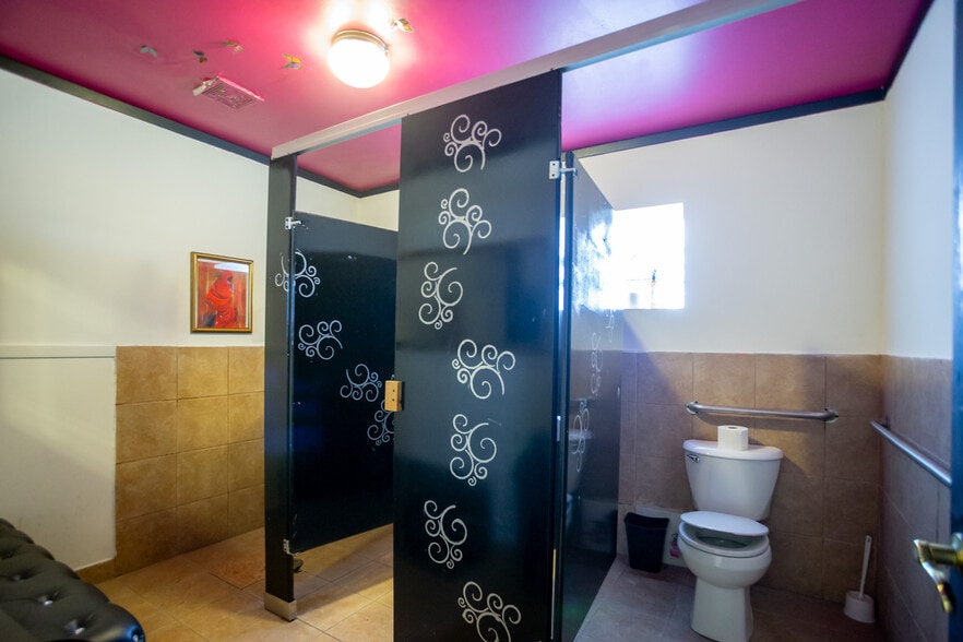 More Photos Of 5401-5403 W Madison St, Chicago Storefront Retail Residential For Sale