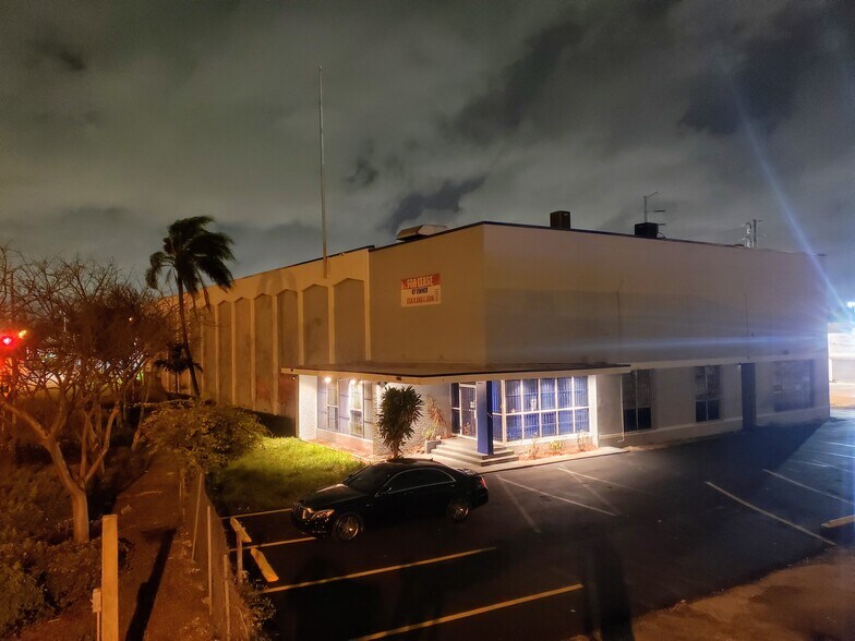 More Photos Of 650 NW 105th St, Miami Warehouse For Lease