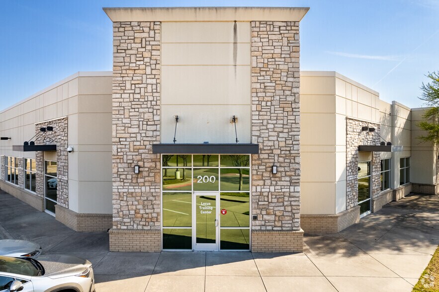 More Photos Of 645 E State Highway 121, Coppell Unknown For Lease