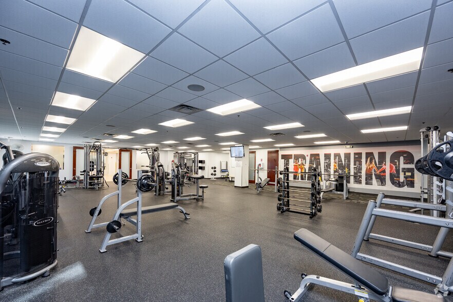 More Photos Of 210 Interstate N Pky SE, Atlanta Unknown For Lease