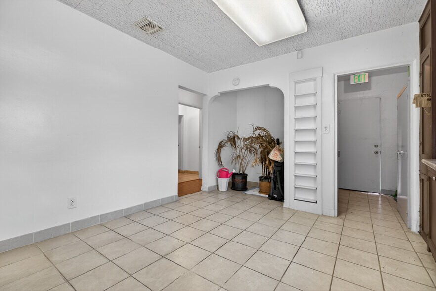 More Photos Of 4160 Verdugo Rd, Los Angeles Office For Sale