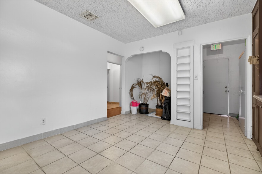 More Photos Of 4160 Verdugo Rd, Los Angeles Office For Lease