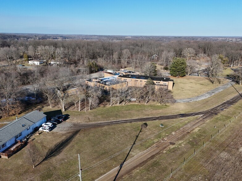 More Photos Of 15198 N Main St, Buchanan Office For Sale