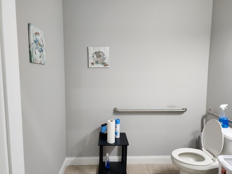 More Photos Of 4485 Tench Rd, Suwanee Office Residential For Lease