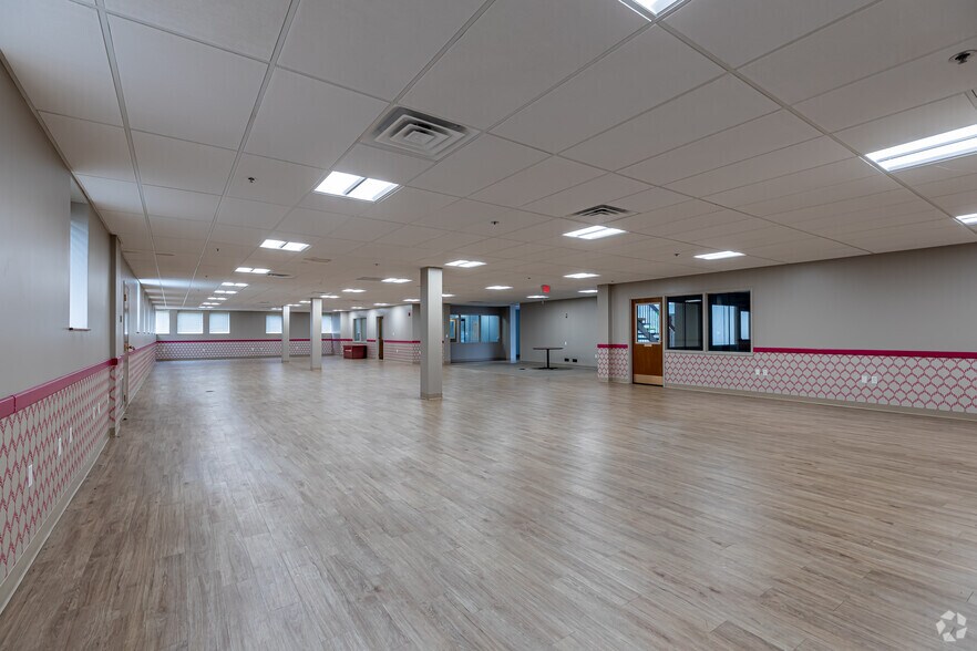 More Photos Of 215 Moody Rd, Enfield Manufacturing For Lease