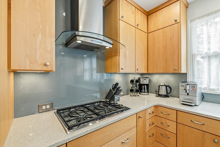 More Photos Of 340 NW 7th St, Corvallis Office Residential For Sale