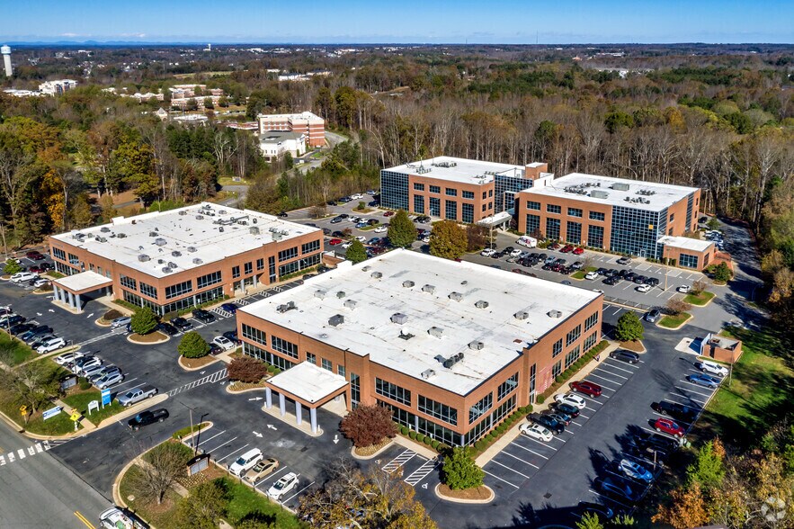 More Photos Of 146 Medical Park Rd, Mooresville Medical For Lease