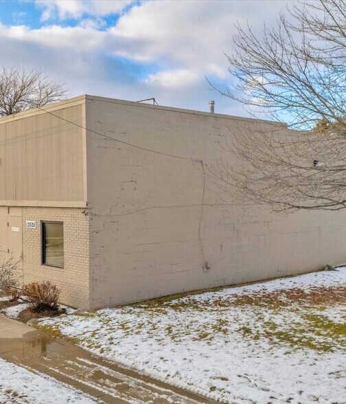 More Photos Of 12525 E 9 Mile Rd, Warren Warehouse For Sale