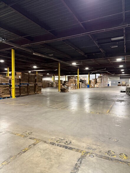 More Photos Of 100 Higginson Ave, Lincoln Distribution For Lease