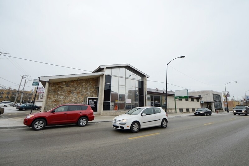 More Photos Of 6420 N California Ave, Chicago Coworking Space