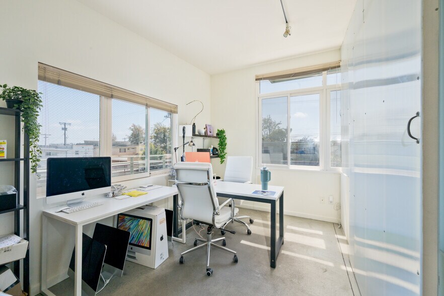 More Photos Of 3347 Motor Ave, Los Angeles Loft Creative Space For Sale