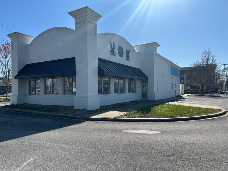 More Photos Of 133 Three Springs Rd, Bowling Green Restaurant For Lease