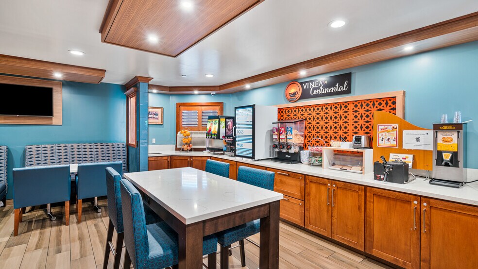 More Photos Of 178 Dry Creek Rd, Healdsburg Hotel For Sale