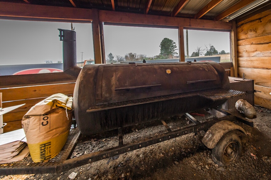 More Photos Of 3953 Highway 95, Cleveland Convenience Store For Sale