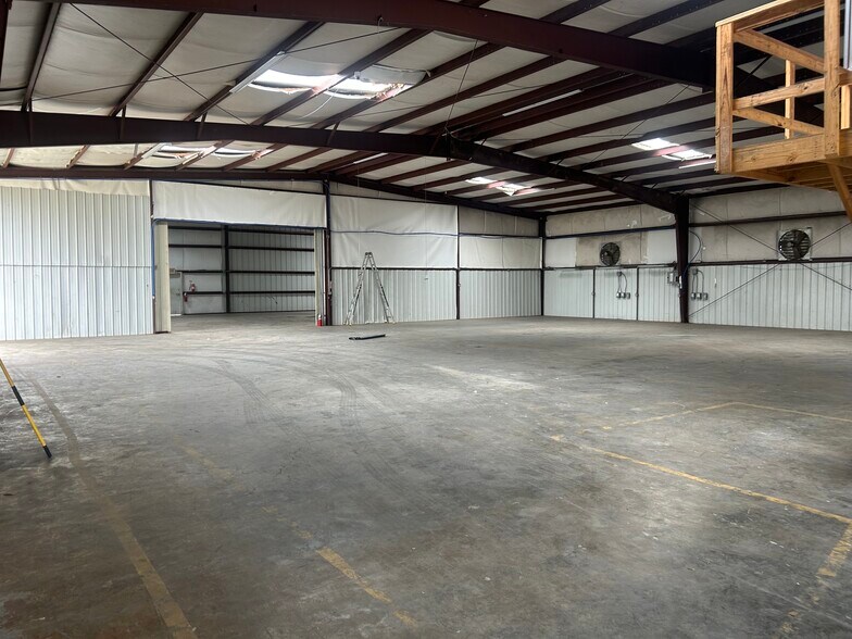 More Photos Of 2718 Ruby St, Gonzales Light Distribution For Sale