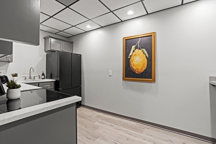 More Photos Of 502 W Markey Rd, Belton Medical For Lease