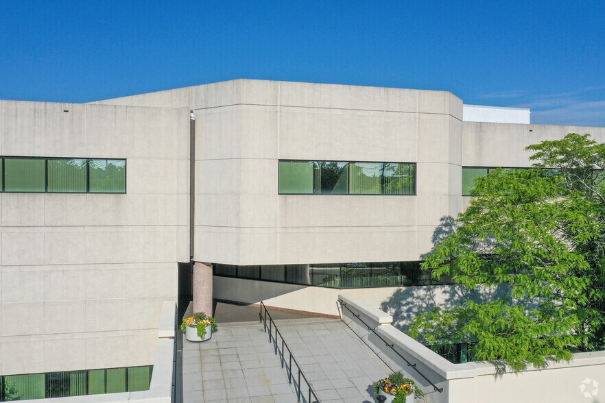 More Photos Of 645 Martinsville Rd, Bernards Township Office For Lease