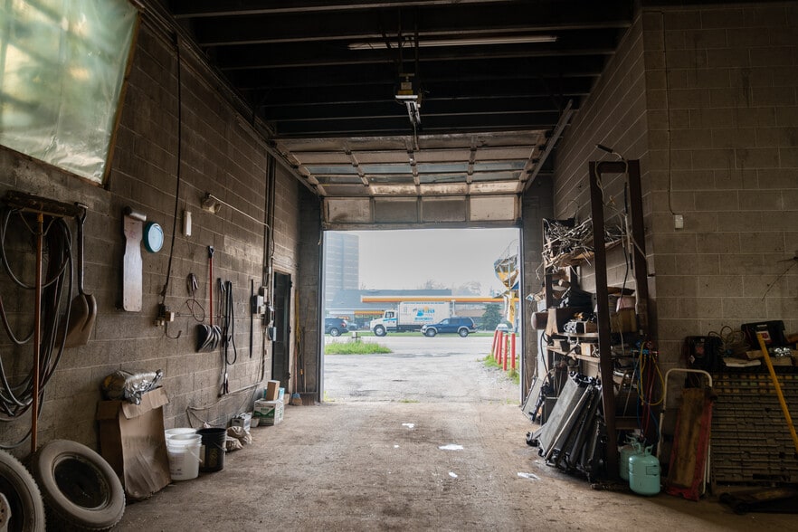 More Photos Of , Clinton Township General Retail For Sale