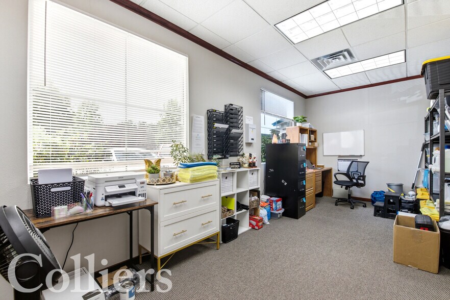 More Photos Of 1036 E Iron Eagle Dr, Eagle Office For Sale