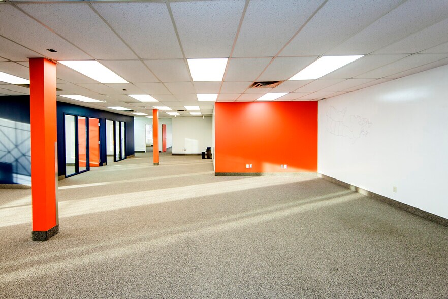 More Photos Of 308 Legget Dr, Ottawa Office For Lease