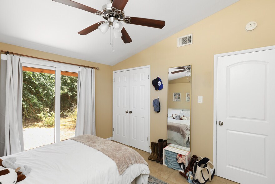 More Photos Of 1139 W Sycamore Ave, Orange Multifamily For Sale