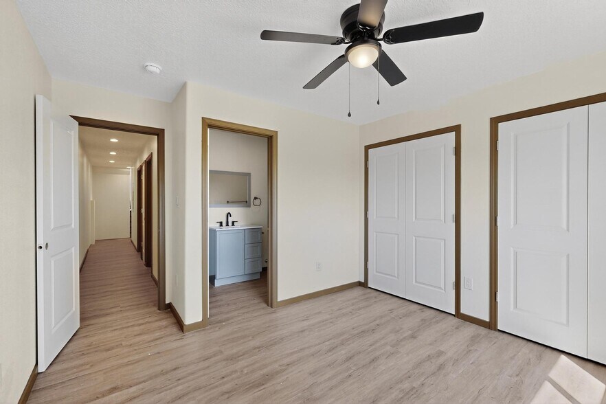 More Photos Of 9368 Valley View Dr NW, Albuquerque Apartments For Sale