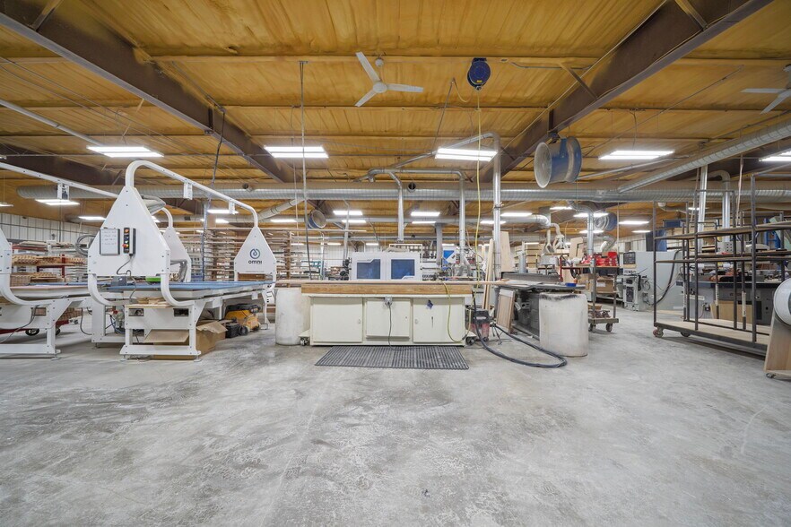 More Photos Of 29 Red Oak Rd, High Hill Manufacturing For Sale