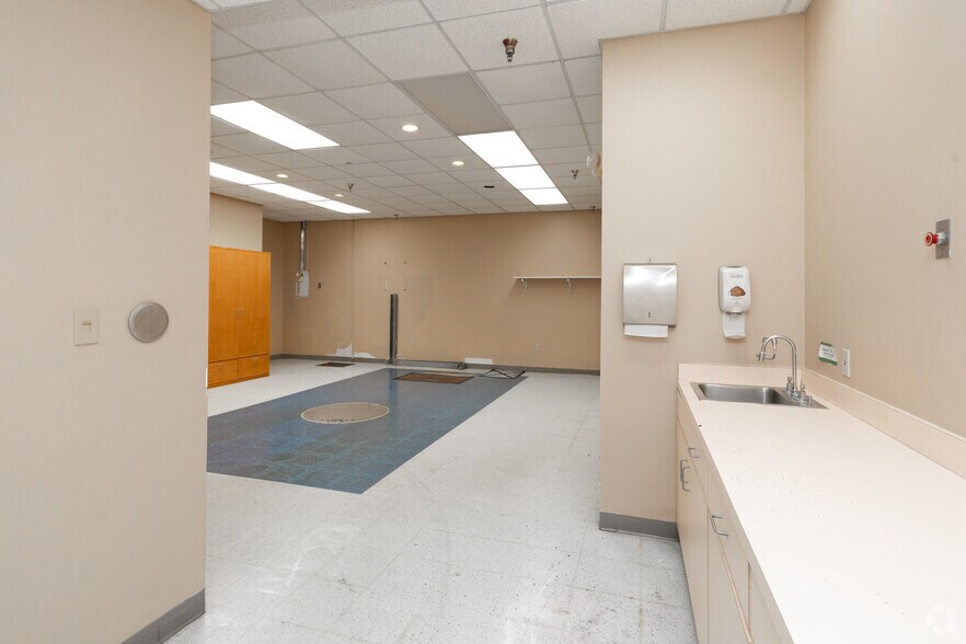 More Photos Of 1207 Azalea Pl, Brewton Medical For Lease