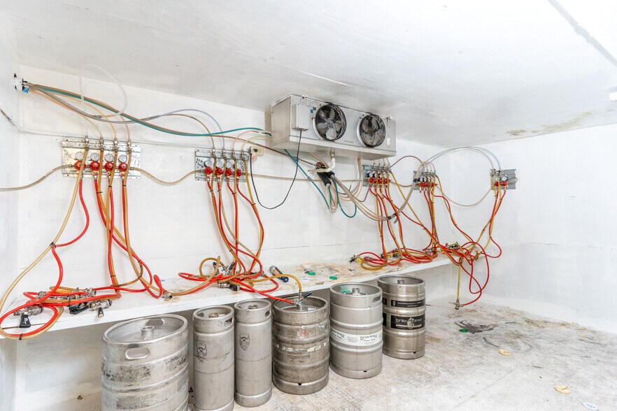 More Photos Of 6254 Main St, Tannersville Restaurant For Sale