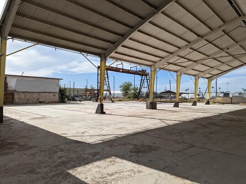 More Photos Of 213 S Alma School Rd, Mesa Warehouse For Lease