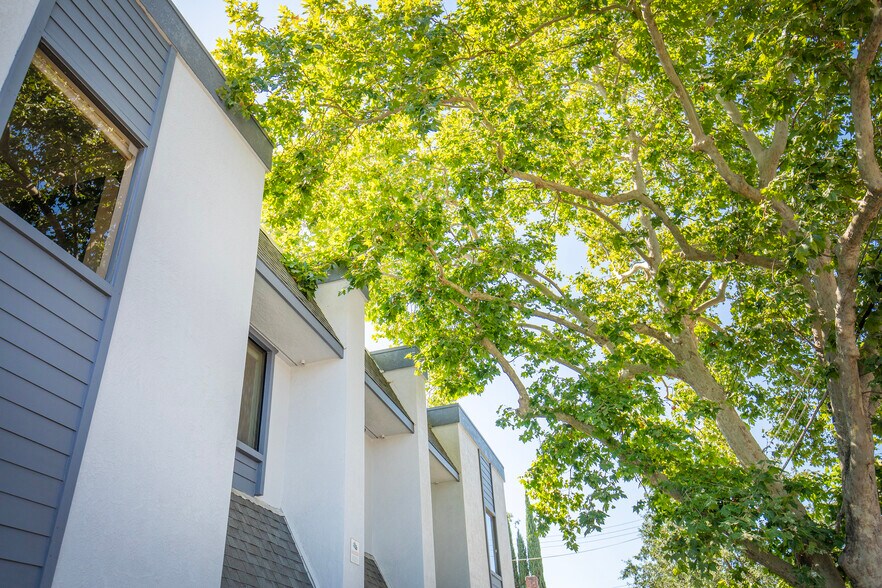 More Photos Of 3000 T St, Sacramento Office For Lease