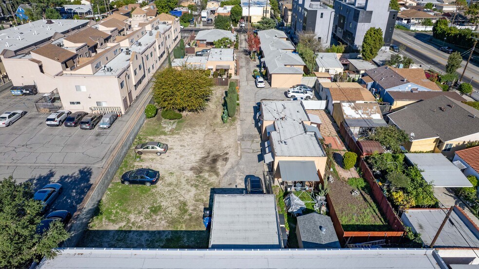 More Photos Of 11414 Calvert St, North Hollywood Land For Sale