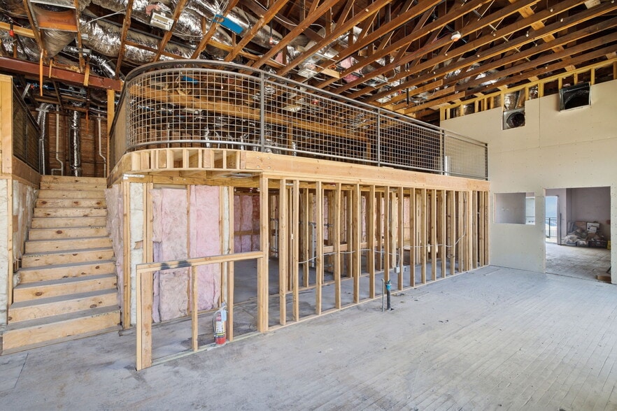 More Photos Of 1623-1633 19th St, Bakersfield Freestanding For Lease
