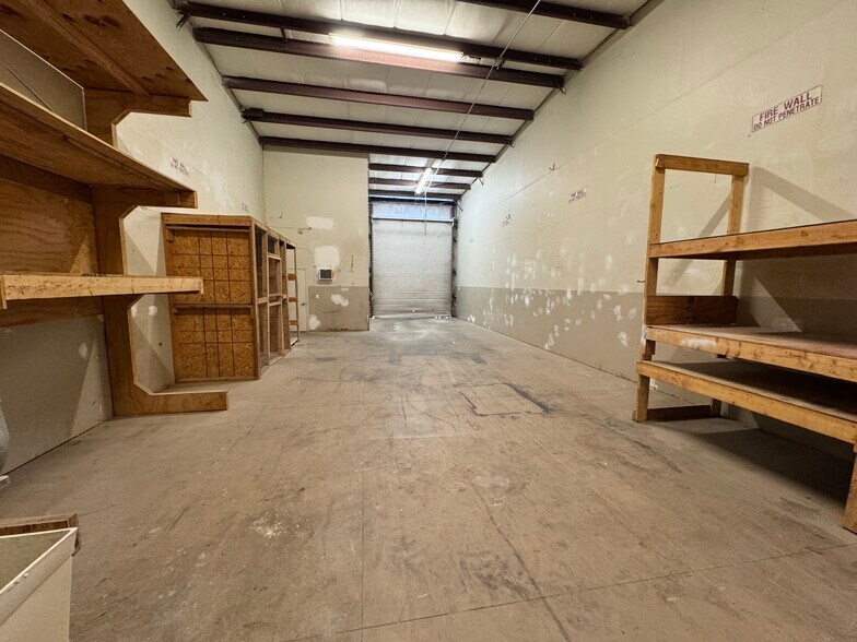 More Photos Of 877 NE 27th Ln, Cape Coral Distribution For Lease