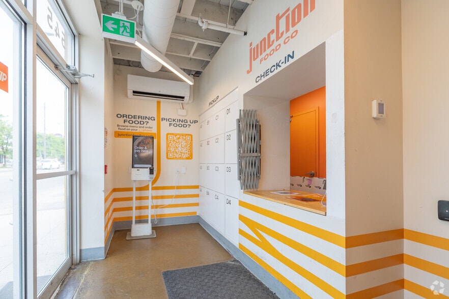 More Photos Of 545 Keele St, Toronto Warehouse For Lease