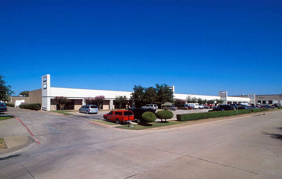 More Photos Of 1200-1236 W Executive Dr, Richardson Unknown For Lease