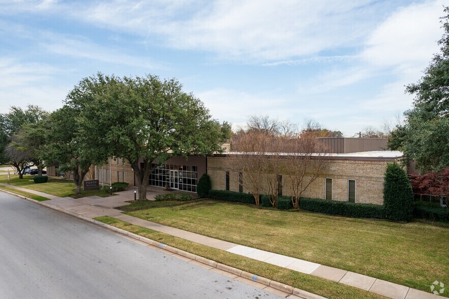 More Photos Of 4717 Fletcher Ave, Fort Worth Office For Sale