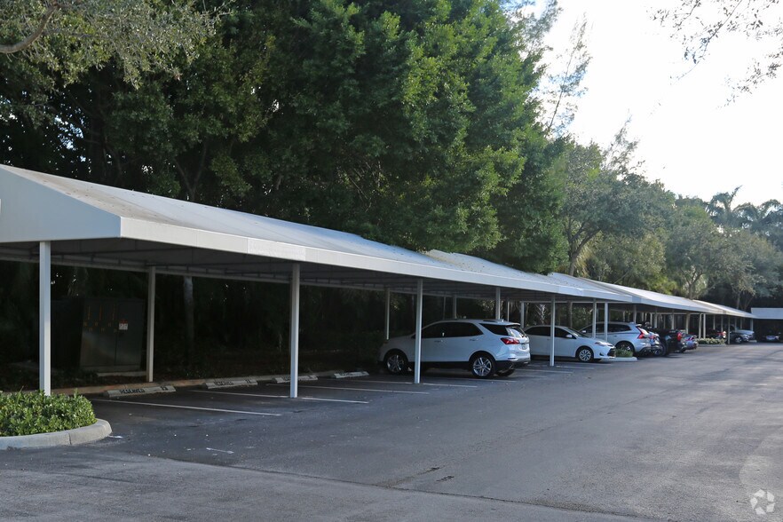 More Photos Of 2056 Vista Parkway, West Palm Beach Unknown For Lease