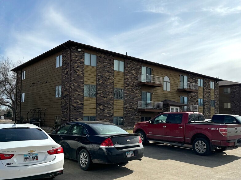 More Photos Of 2021 N Kimball St, Mitchell Apartments For Sale