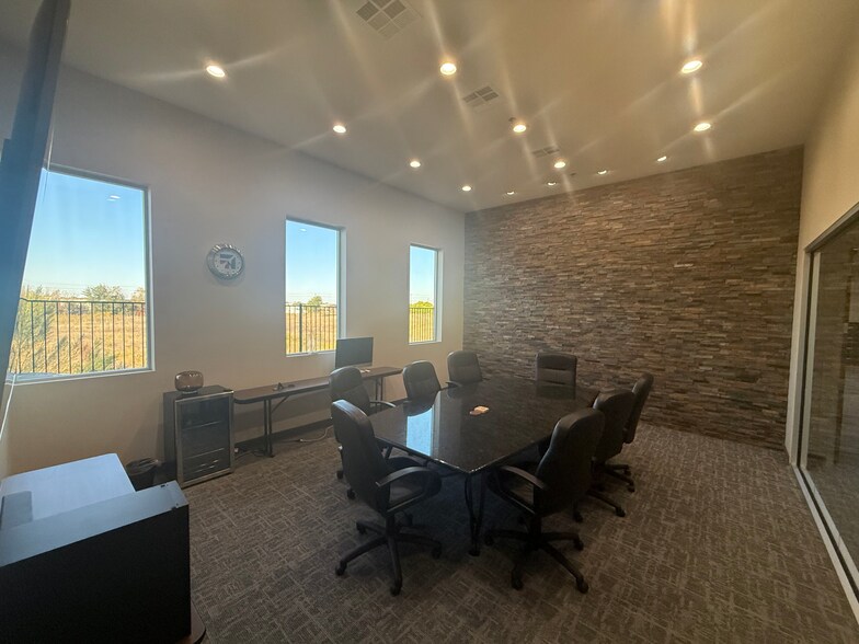 More Photos Of 1754 Bagdad Rd, Cedar Park Office For Sale