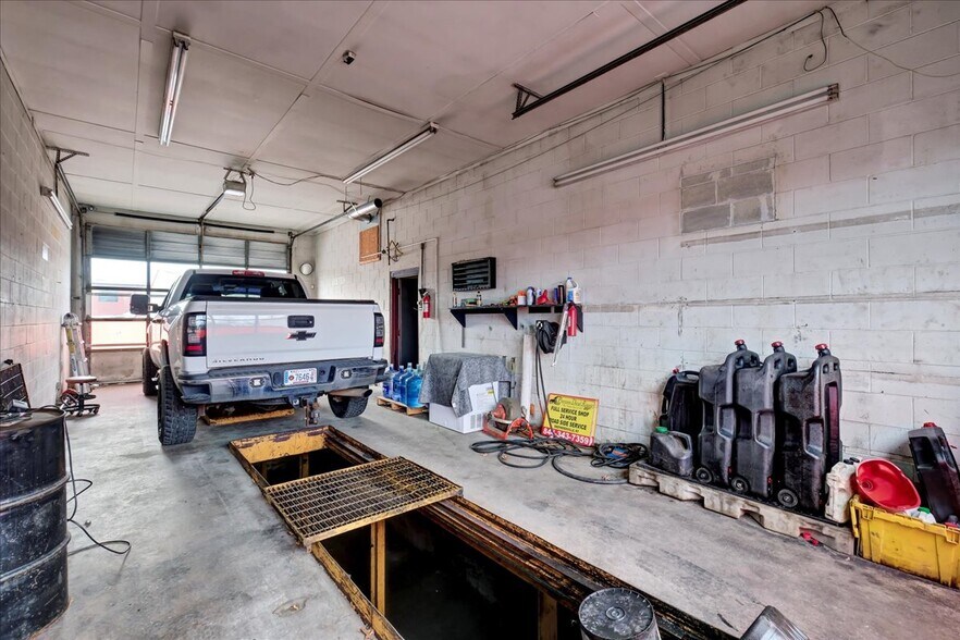 More Photos Of 133 W Blue Lick Rd, Shepherdsville Auto Repair For Sale