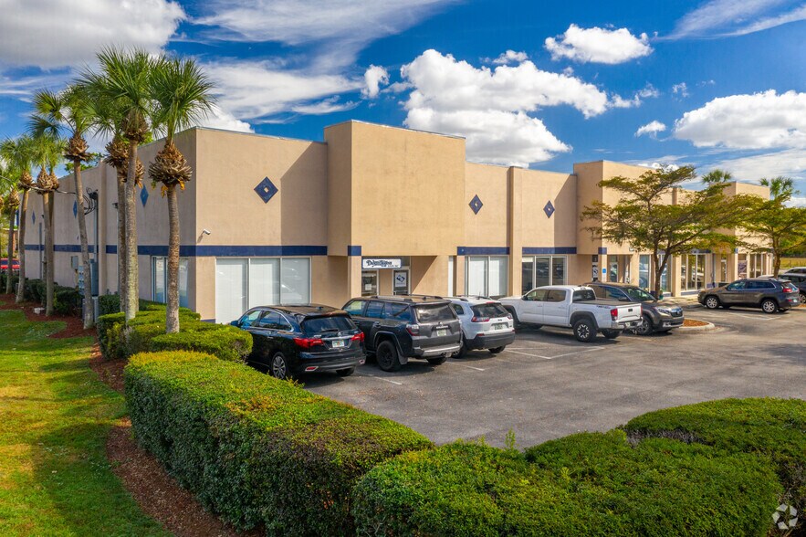 Primary Photo Of 5961 Northland Rd, Fort Myers Light Distribution For Lease