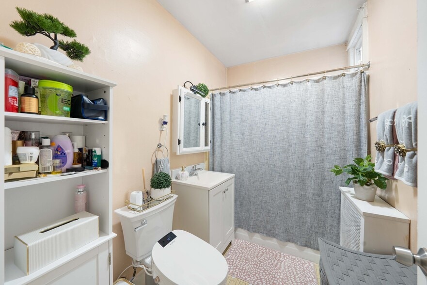 More Photos Of 530 57th St, West New York Storefront Retail Residential For Sale