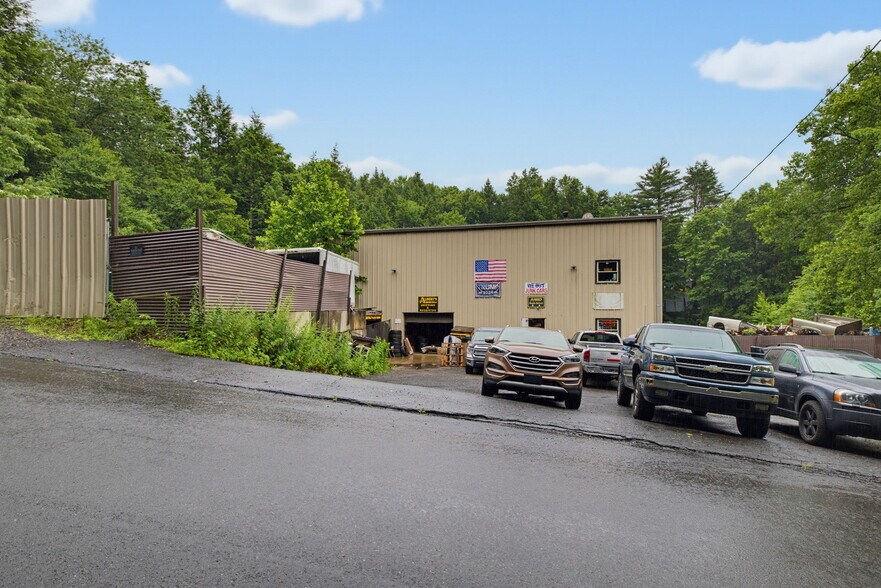 More Photos Of 428 Railroad St, Thomaston Industrial For Sale