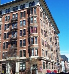 More Photos Of 900 W Franklin St, Richmond Apartments For Lease