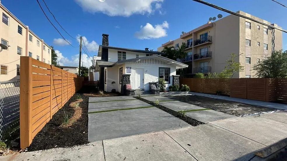 Primary Photo Of 734 SW 4th St, Miami Apartments For Sale