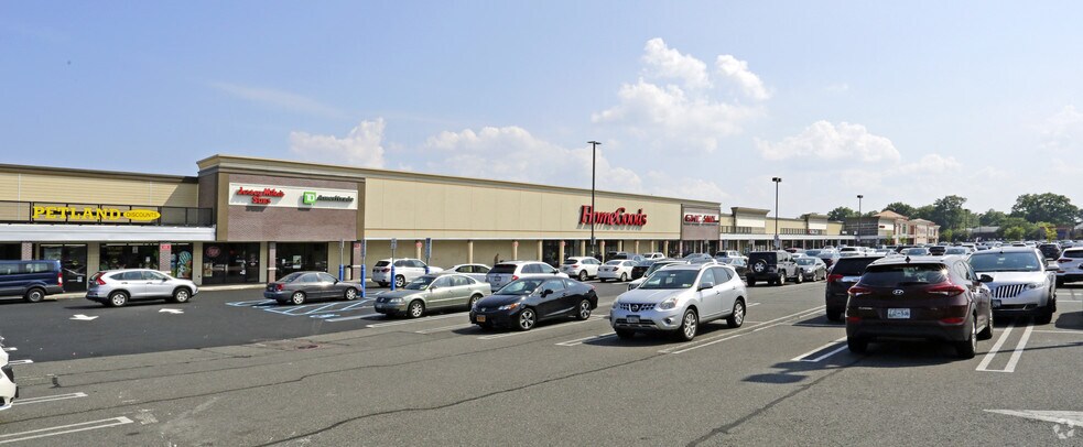 More Photos Of 2700-2754 Hylan Blvd, Staten Island Freestanding For Lease